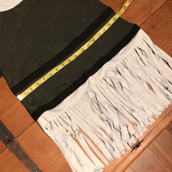 Cute little tunic size 8 by Tricot Chic - Picture 4 of 7